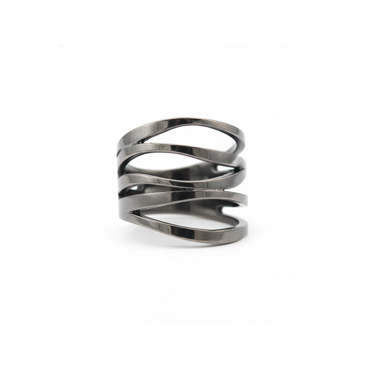Anello in argento dal design intrecciato